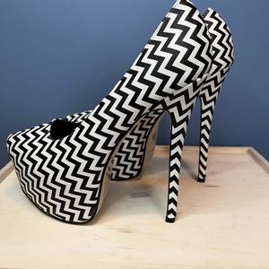 Zig zag heels